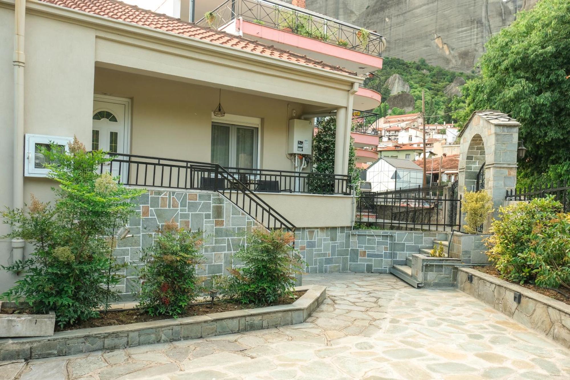 Chara'S Luxury Home Kalambaka Esterno foto